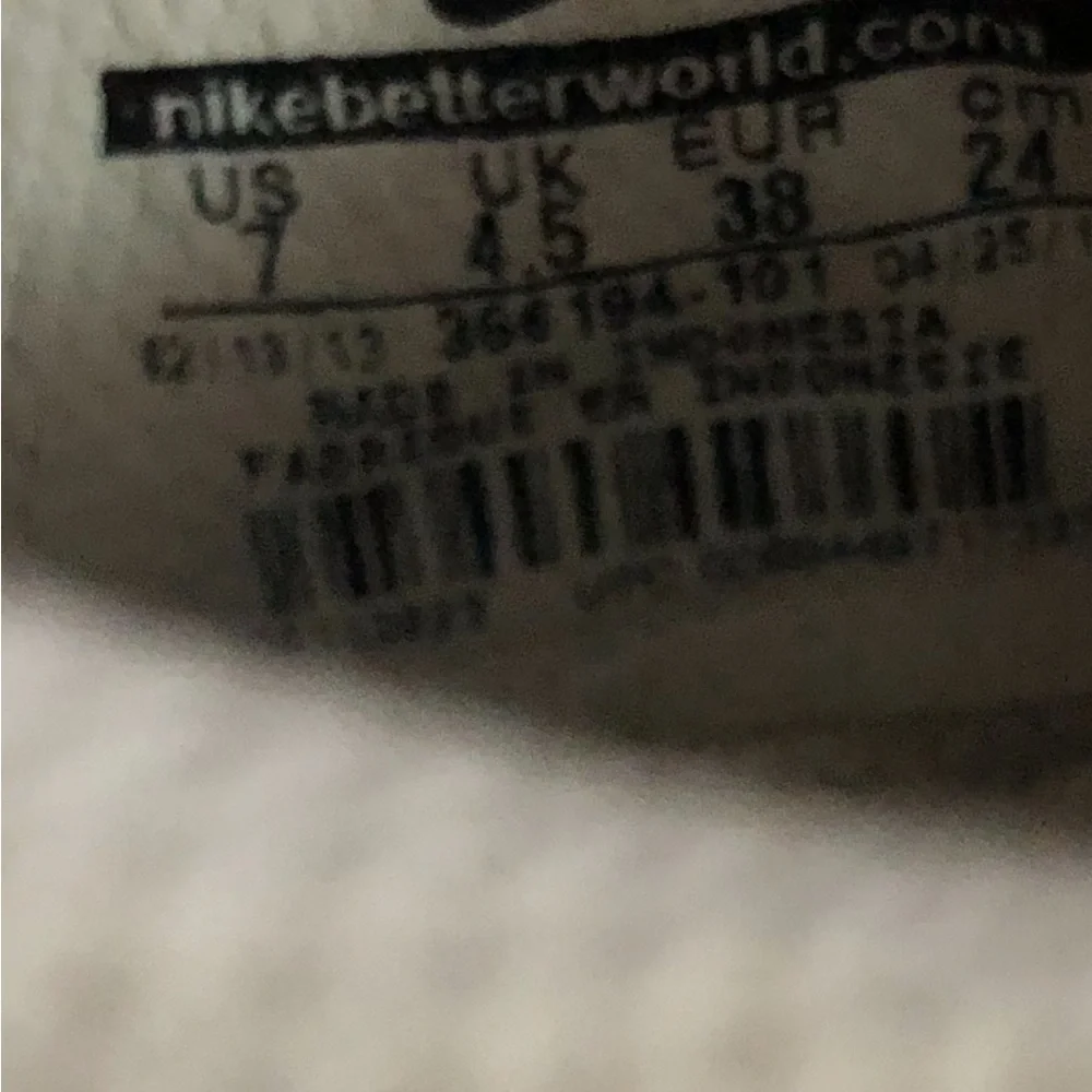 Nike Women’s Cheer Lace-Up Sneakers
